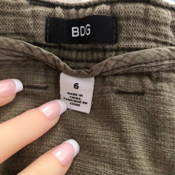 Cotton Cropped Olive Khaki Pants - Picture 9 of 10